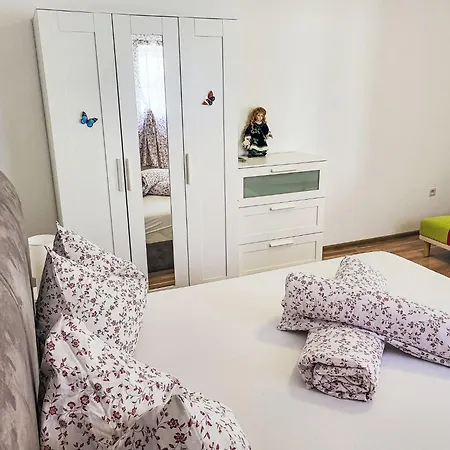 Matea By Interhome Nin