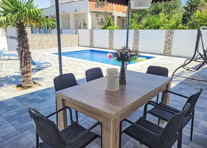 Matea By Interhome Nin